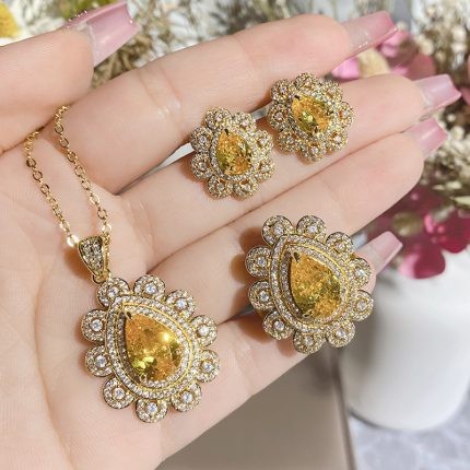 Hurram Pendant Set